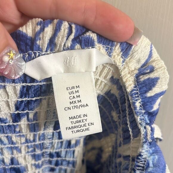 ✨H&M SMOCKED SZ MEDIUM DRESS✨ - Picture 8 of 9